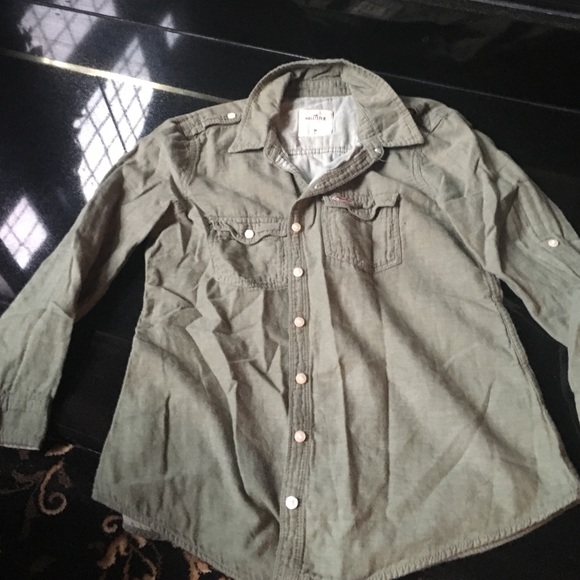 Hollister army green button up