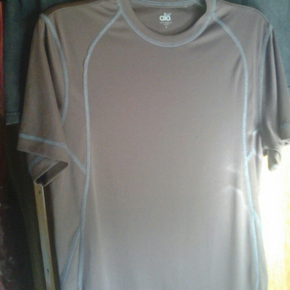 Work out top - Picture 1 of 3