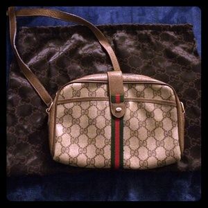 100% authentic Gucci cross body