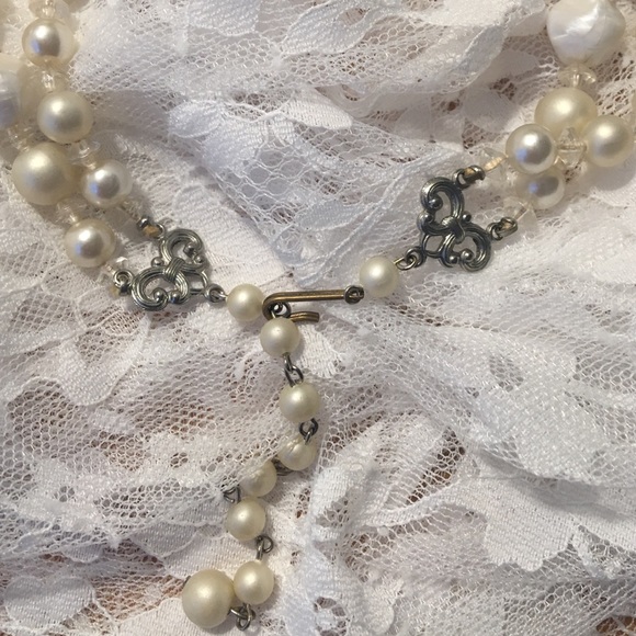 Vintage faux pearl and crystal necklace - Picture 2 of 3