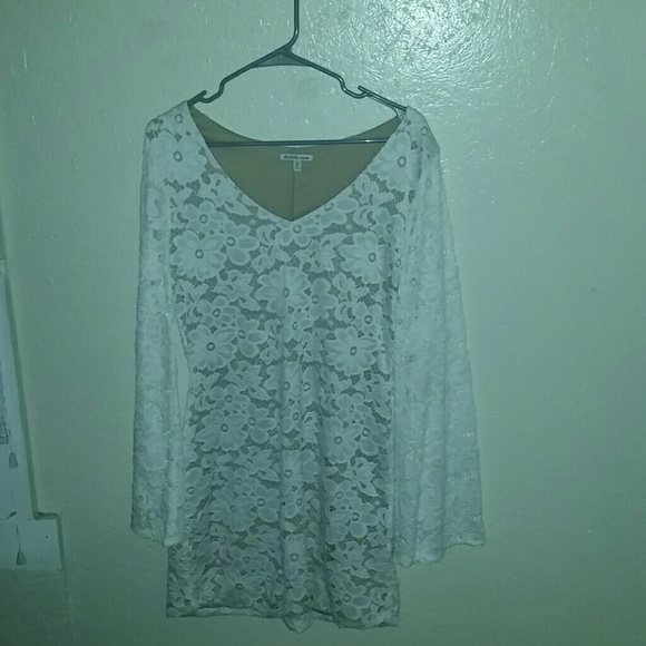 Bell bottom sleeve dress