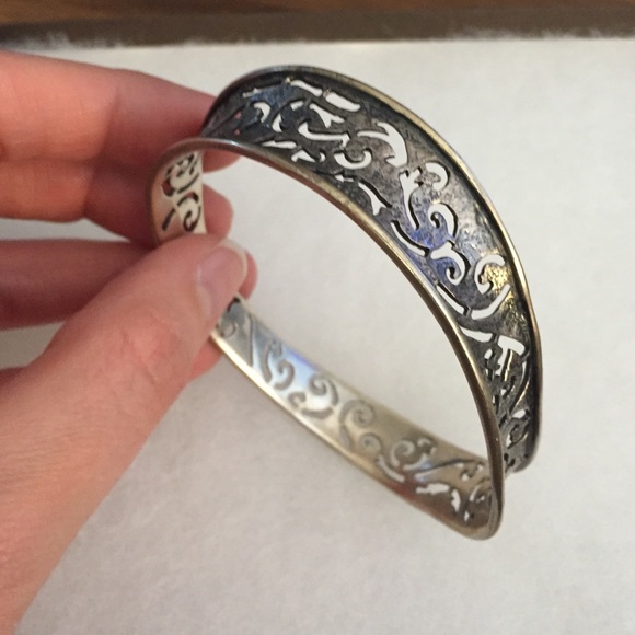 Silpada B2082 Wavy Bangle Bracelet - Picture 4 of 4