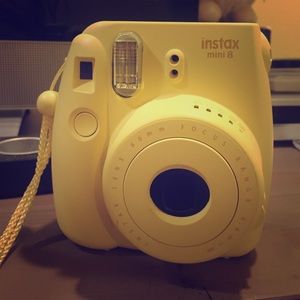 Fujifilm Polaroid  mini 8!  with 6 films inside