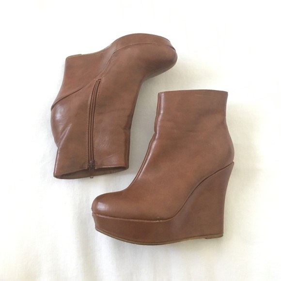 Platform wedges booties