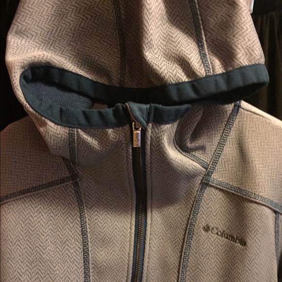 Columbia Jackets & Blazers - Columbia Sportswear Omni-Shield soft shell Jacket