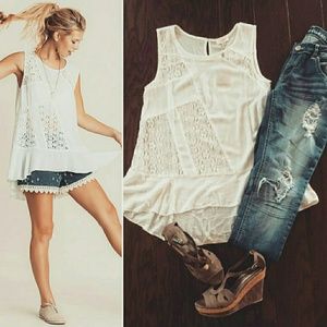 UMGEE Sleeveless Lace Top