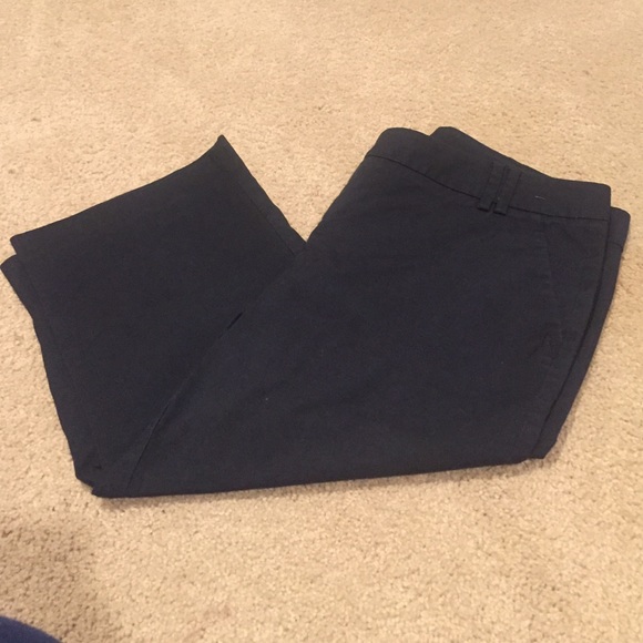 Like new black capris