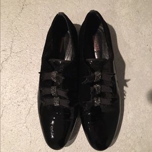 Schutz Tuxedo Bow Loafers 🎩