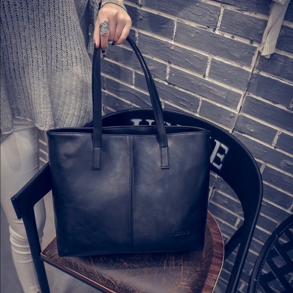 Black tote