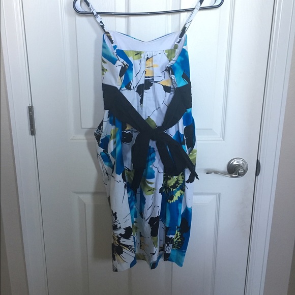 White floral print dress - Picture 2 of 4