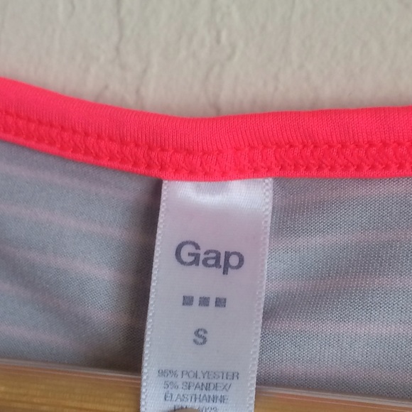 🔴3/$10 Gap Active Workout Racerback Tank Top - Picture 2 of 4