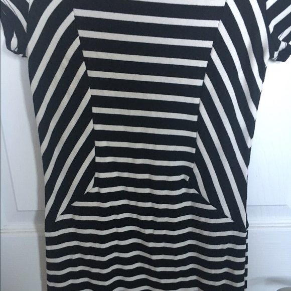 Black and white dress - Picture 3 of 3