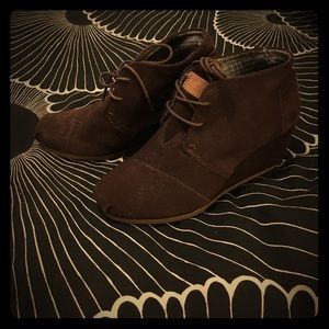 Brown toms suede heeled booties