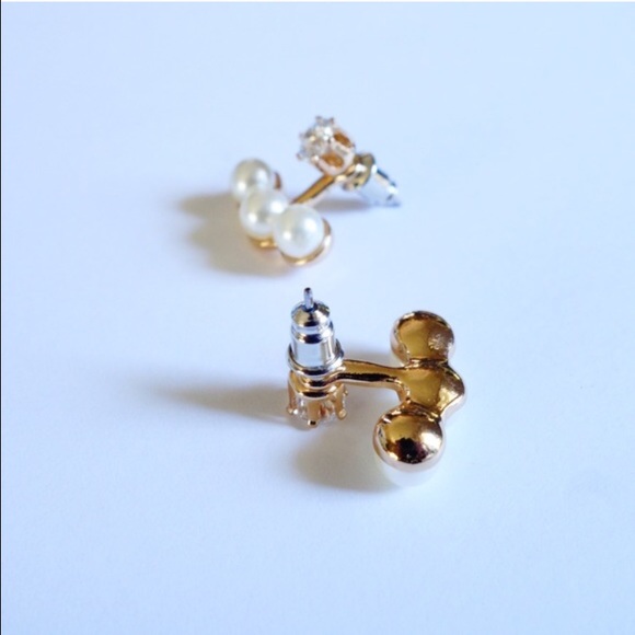 SOLD-NWT Retail Small Pearl Chandelier Studs - Picture 2 of 2