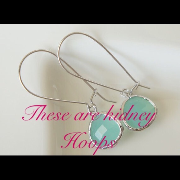 Silver plated opaque blue kidney hoop earrings - Picture 2 of 2