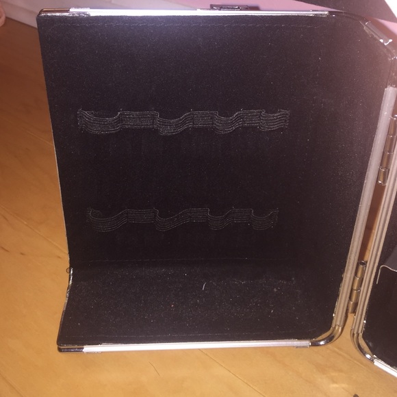 Jewelry storage - Picture 4 of 4