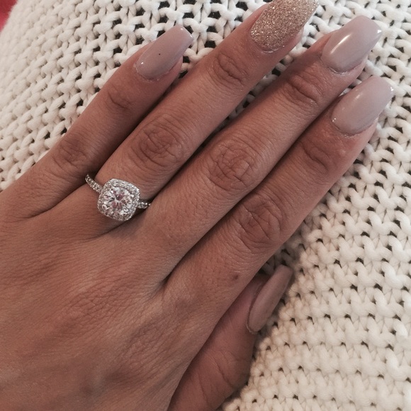 Jewelry - | New | Stunning engagement ring