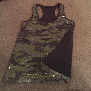 Camo sparkling tank