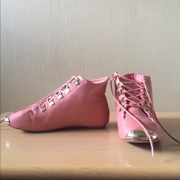Bumper Shoes - Unique Light Pink Ankle Booties Gold Accents--6.5