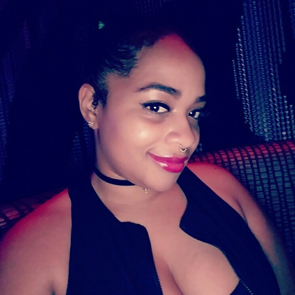 Meet your Posher, Raissa