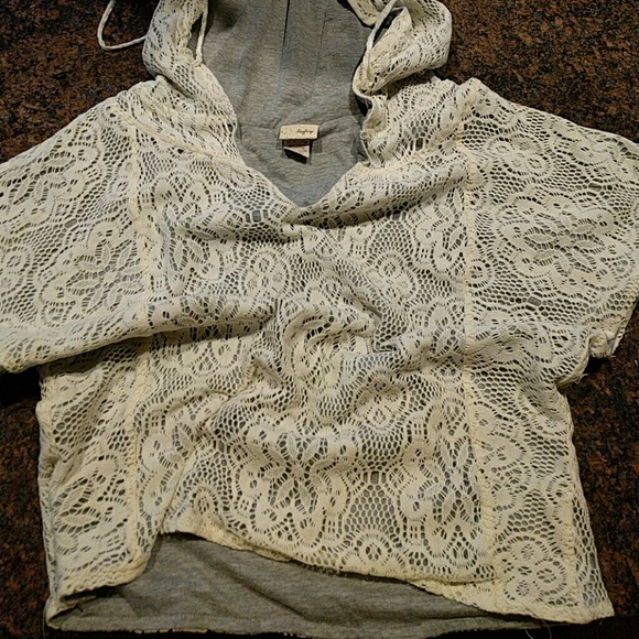 Daytrip short sleeve lace hoodie