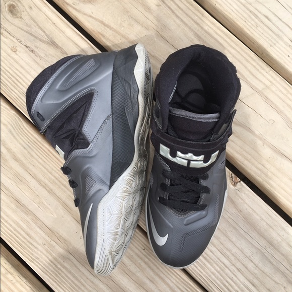 SOLD ✖️ Lebron Soldier 7s 🏀