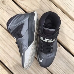 SOLD ✖️ Lebron Soldier 7s 🏀