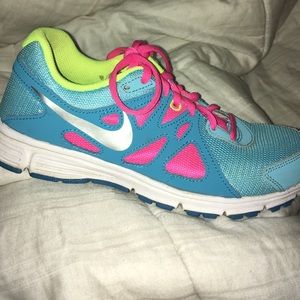 Nike kids sneakers (HUGE SALE)