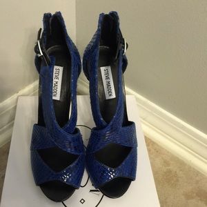 Steve madden blue snakeskin heels