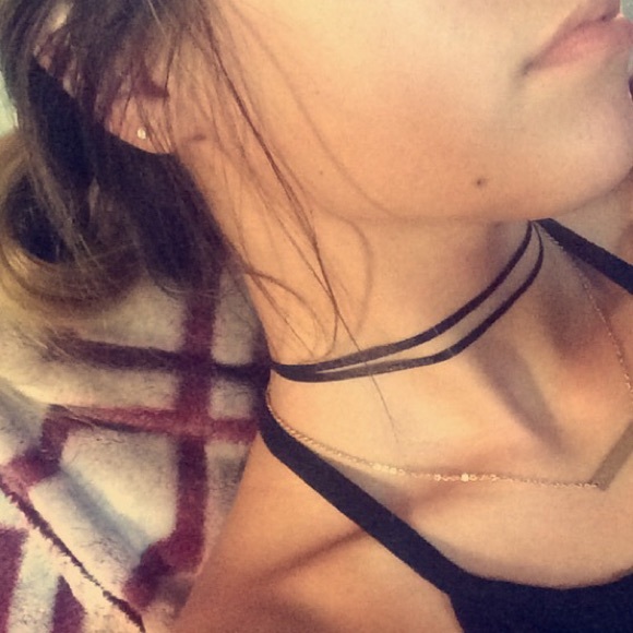 BLACK WRAP Choker - Picture 2 of 3