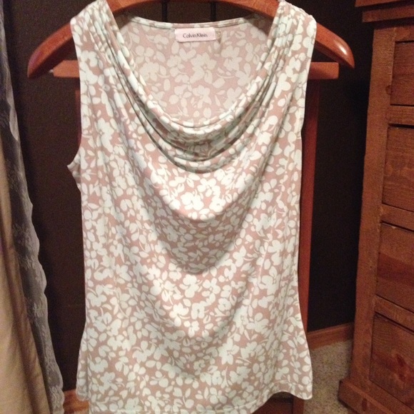 Calvin Klein Tops - Calvin Klein Scoop Neck Tank