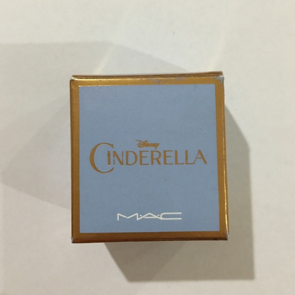 MAC Cinderella fluidine in little black bow