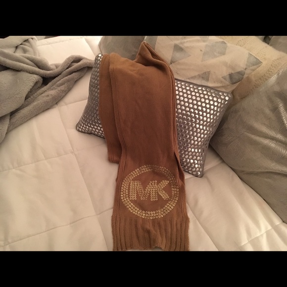 Tan scarf
