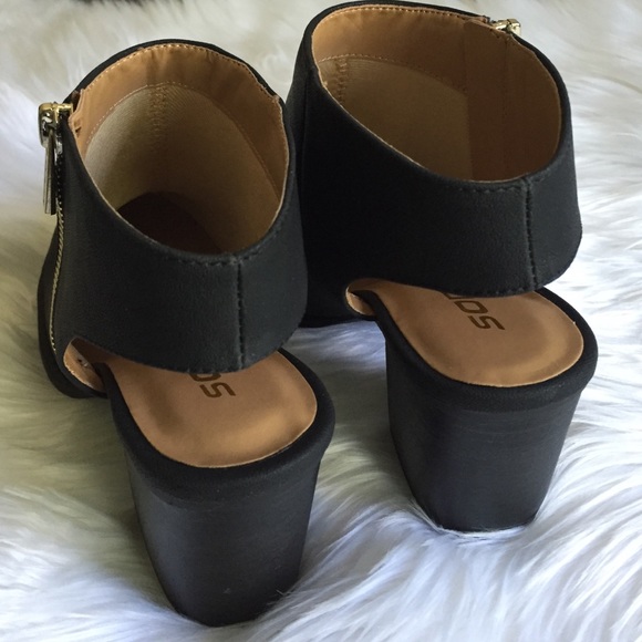 ‼️STILL AVAILABLE IN NEW LISTING‼️•Ankle Booties• - Picture 2 of 4