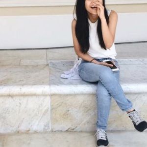 Meet your Posher, April