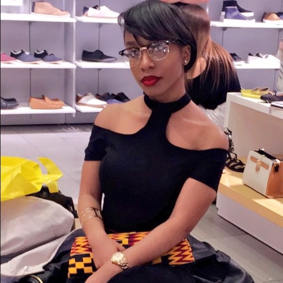 Welcome to my Closet ✨ - Picture 3 of 4