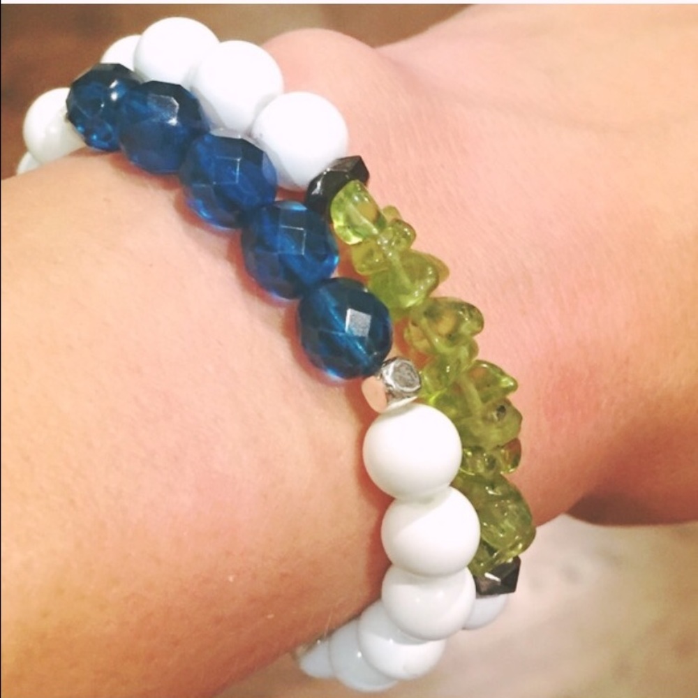 Peridot and White Stretch Bracelet
