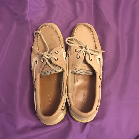 💕BOS Sale💕 Tan Boat Shoes