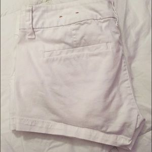 American Eagle white shortie short