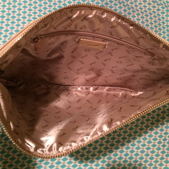 Clutch - Picture 2 of 2