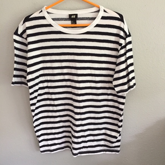 Too small. - Picture 1 of 2