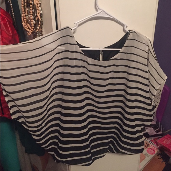 Loose blouse.