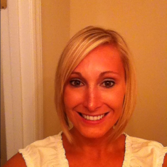 Meet your Posher, Ashley - Picture 1 of 1