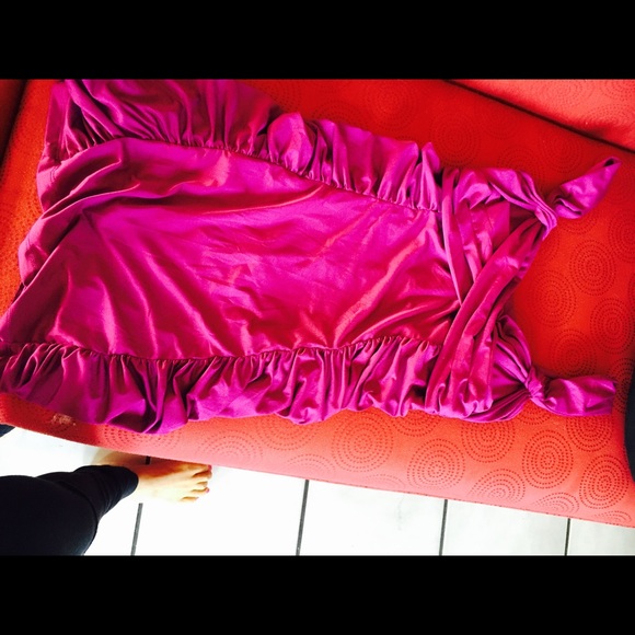 Dress - Picture 3 of 3