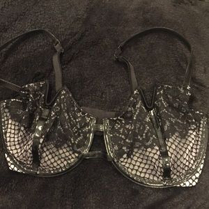 VS Very sexy unlined balcony 34dd bra
