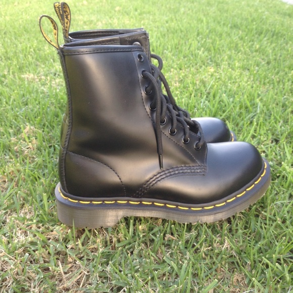 Matte Dr. Martens