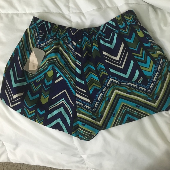 Pattern shorts - Picture 2 of 3