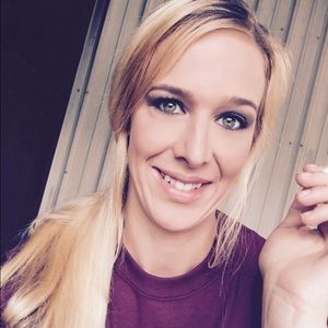 Meet your Posher, Roxanne