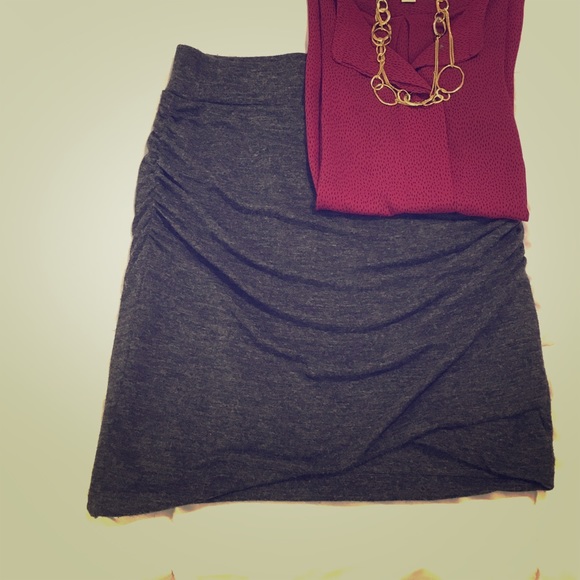 BANANA REPUBLIC comfy pencil skirt