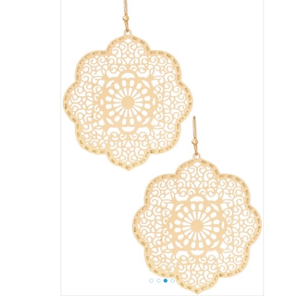 ✨Floral Shaped Drop Earrings - Picture 3 of 4